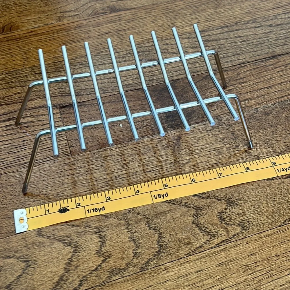Chrome elevated soap dish tray